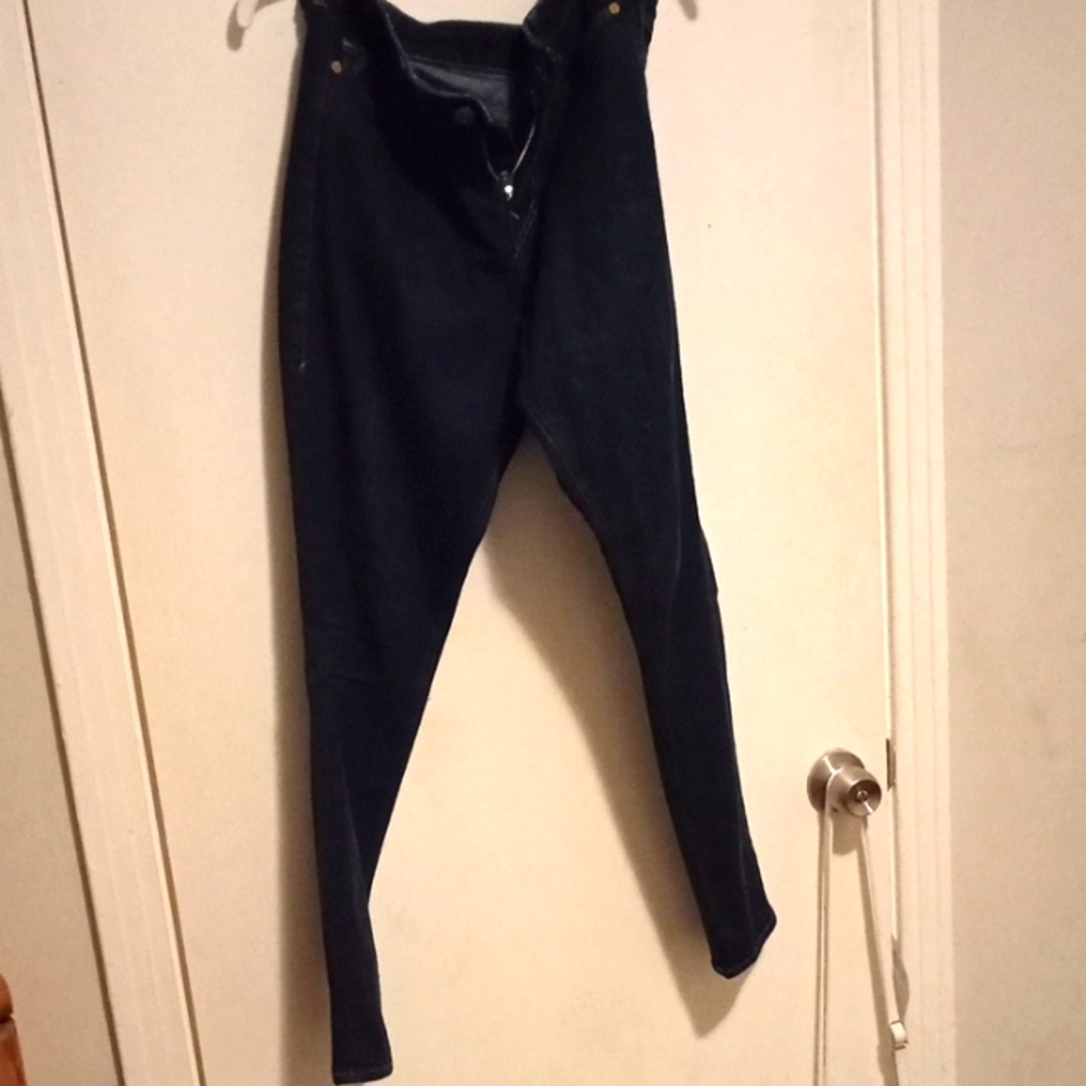 Stylish Black High-Waisted Pants